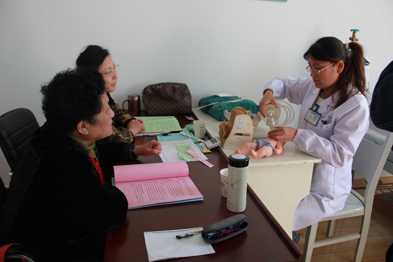 2013年南京市助产技术及计划生育技术实践技能考核在我院进行
