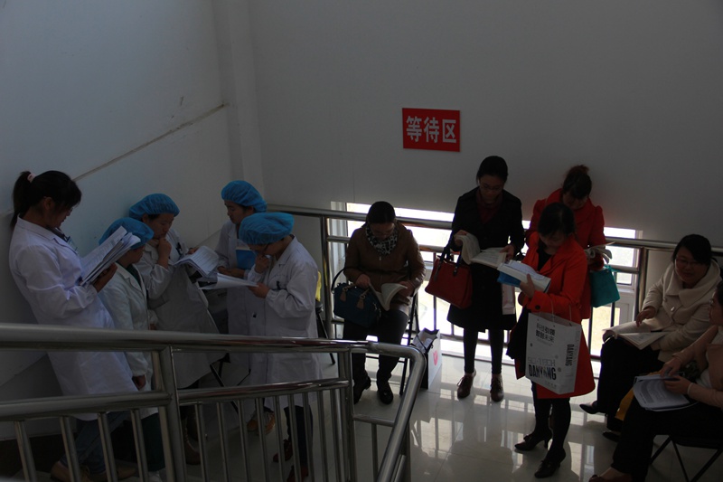 2013年南京市助产技术及计划生育技术实践技能考核在我院进行